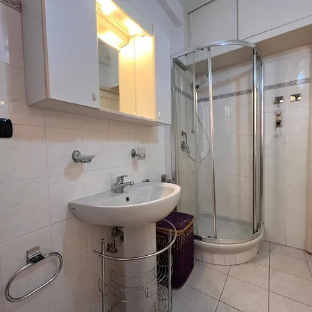Welcome Riviera - Di Via Mazzini, With Elevator, Wi-fi, Air Conditioning, And, Depending On Availability, A Private Garage 800 Meters Away At 20,00 Euro Per Night Apartament Rapallo