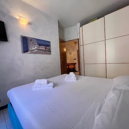 Apartament Welcome Riviera - Di Via Mazzini, With Elevator, Wi-fi, Air Conditioning, And, Depending On Availability, A Private Garage 800 Meters Away At 20,00 Euro Per Night Rapallo