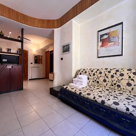 Apartament Welcome Riviera - Di Via Mazzini, With Elevator, Wi-fi, Air Conditioning, And, Depending On Availability, A Private Garage 800 Meters Away At 20,00 Euro Per Night *