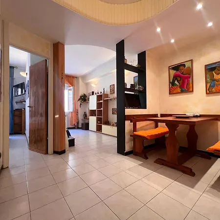 Apartament Welcome Riviera - Di Via Mazzini, With Elevator, Wi-fi, Air Conditioning, And, Depending On Availability, A Private Garage 800 Meters Away At 20,00 Euro Per Night