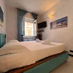 Daire Welcome Riviera - Di Via Mazzini, With Elevator, Wi-fi, Air Conditioning, And, Depending On Availability, A Private Garage 800 Meters Away At 20,00 Euro Per Night *