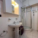 Welcome Riviera - Di Via Mazzini, With Elevator, Wi-fi, Air Conditioning, And, Depending On Availability, A Private Garage 800 Meters Away At 20,00 Euro Per Night Daire Rapallo