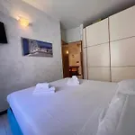 アパート Welcome Riviera - Di Via Mazzini, With Elevator, Wi-fi, Air Conditioning, And, Depending On Availability, A Private Garage 800 Meters Away At 20,00 Euro Per Night ラッパロ