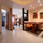アパート Welcome Riviera - Di Via Mazzini, With Elevator, Wi-fi, Air Conditioning, And, Depending On Availability, A Private Garage 800 Meters Away At 20,00 Euro Per Night