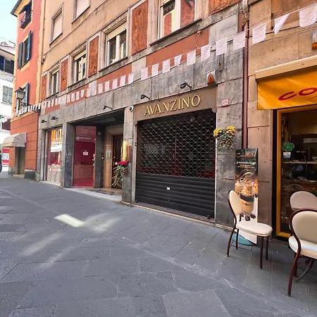 Di Via Mazzini A 150 M Dalla Piu Grande Libera Di - Circondato Da Ristoranti Supermercati E Locali- Wi-fi , Aria Condizionata E Ascensore, Un Ideale Per Coppia O Famiglia *