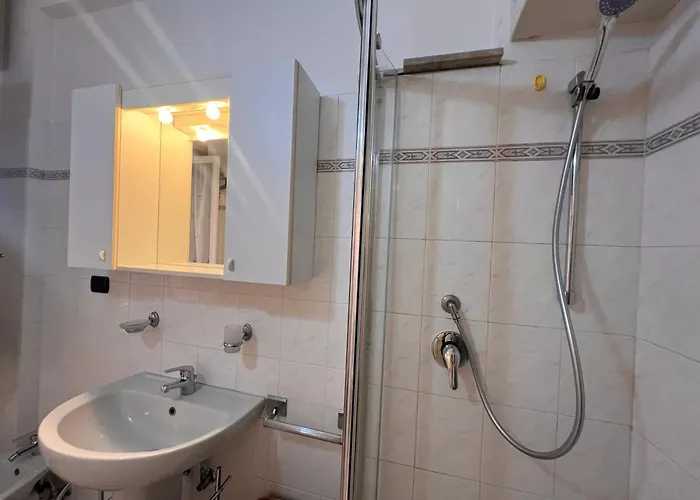 Apartman Welcome Riviera - Di Via Mazzini, With Elevator, Wi-fi, Air Conditioning, And, Depending On Availability, A Private Garage 800 Meters Away At 20,00 Euro Per Night Rapallo